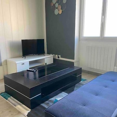 Studio Spacieux Proche Du Centre Ville Montceau-les-Mines Exteriör bild