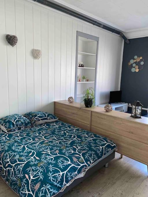 Studio Spacieux Proche Du Centre Ville Montceau-les-Mines Exteriör bild